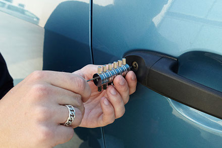 Miami automotive repair and change locks